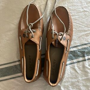 Tan sperry boat shoes